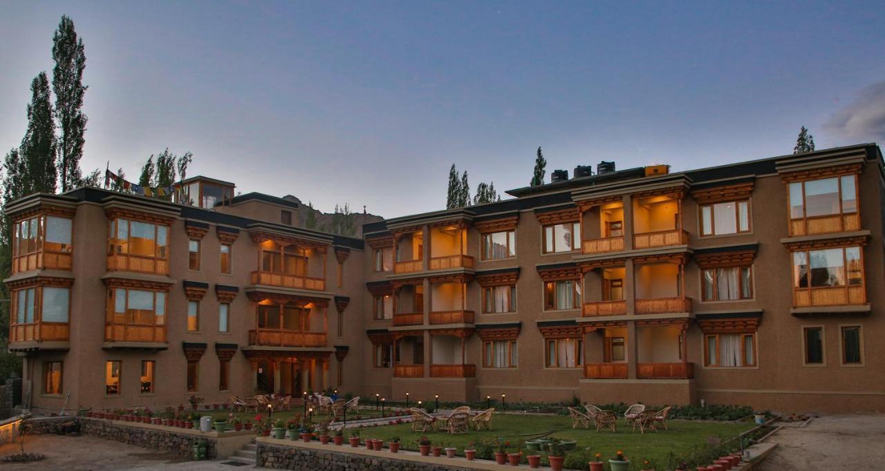 Hotel The Saraha Leh Esterno foto