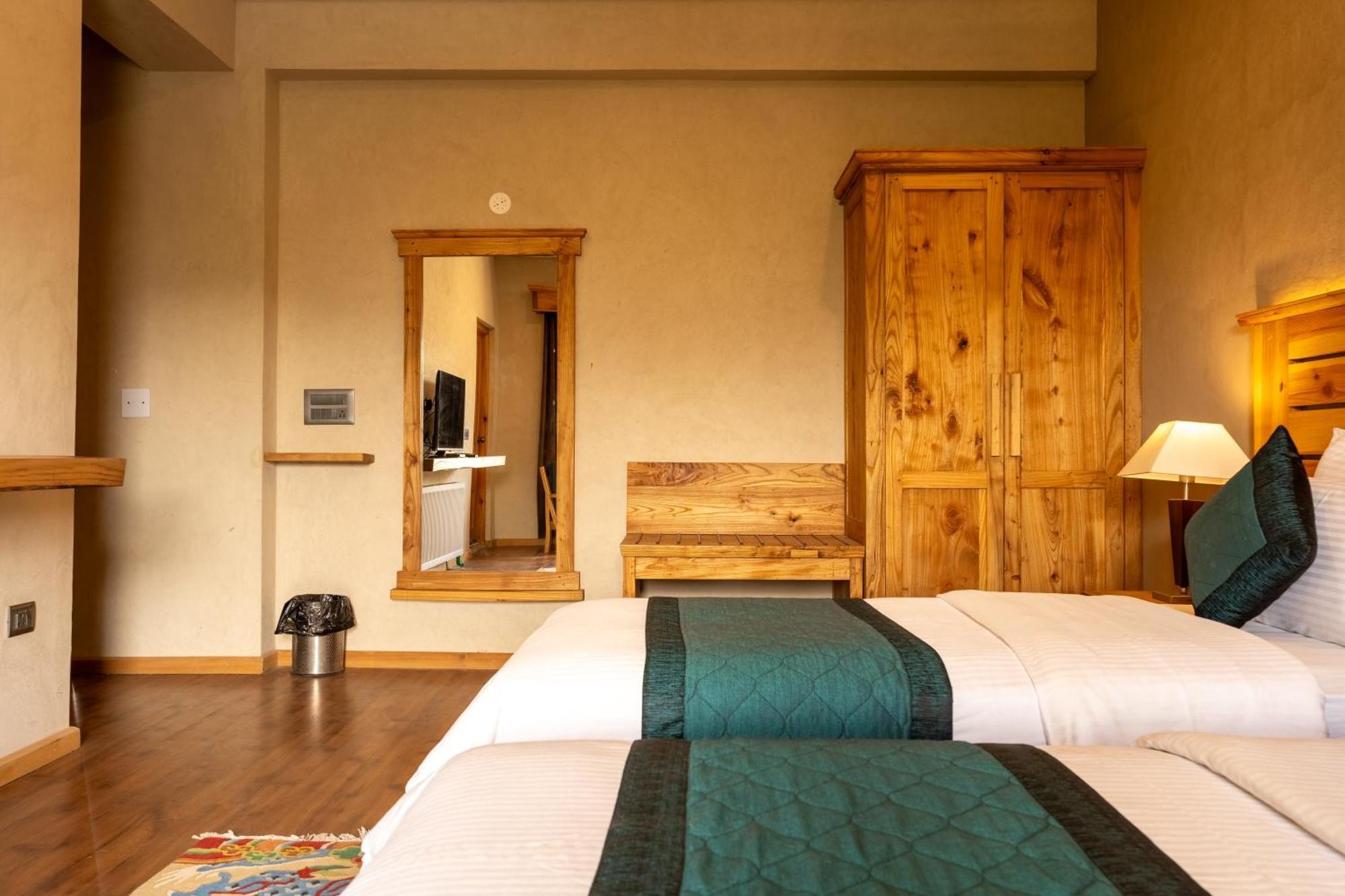 Hotel The Saraha Leh Esterno foto
